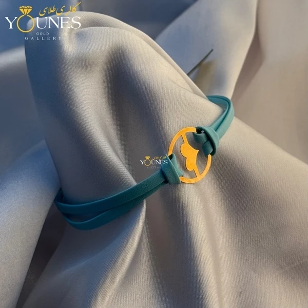 تصویر دوم دستبند طلا چرم دولاین قلب توپر